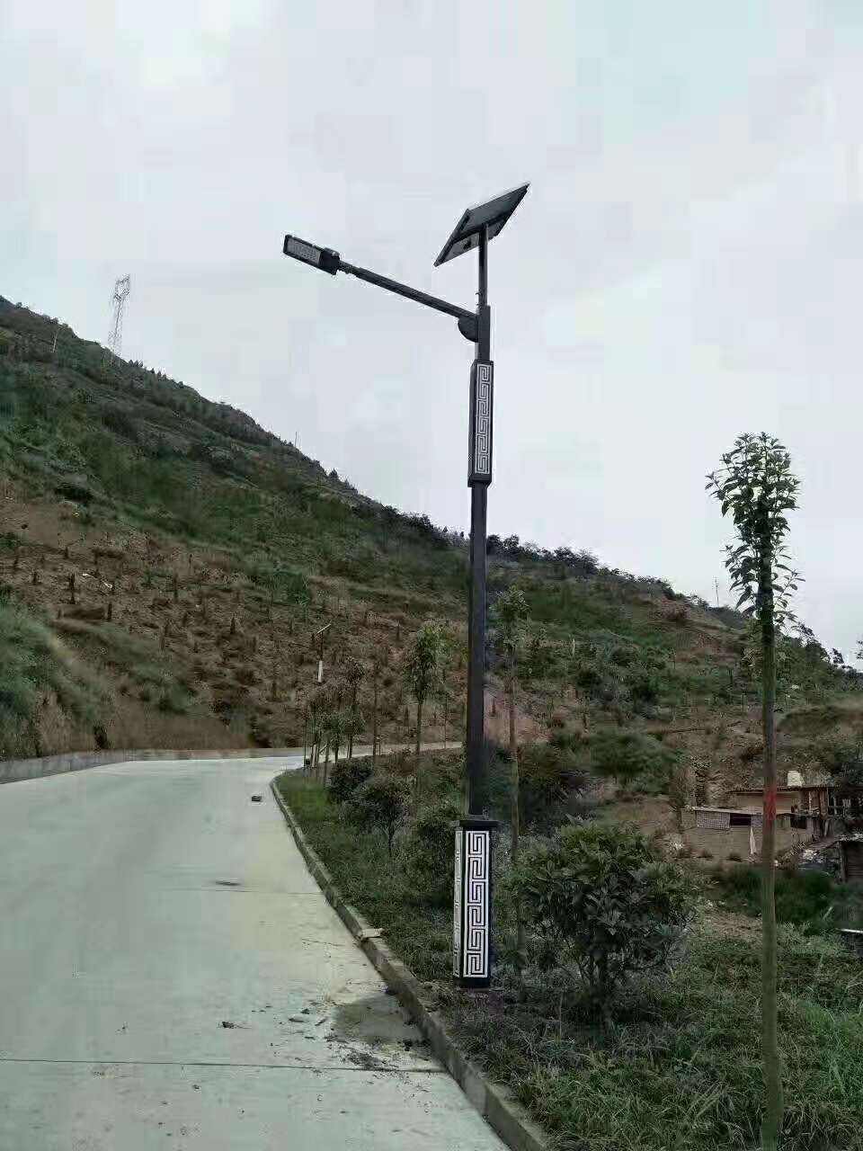 白银仿古太阳能路灯